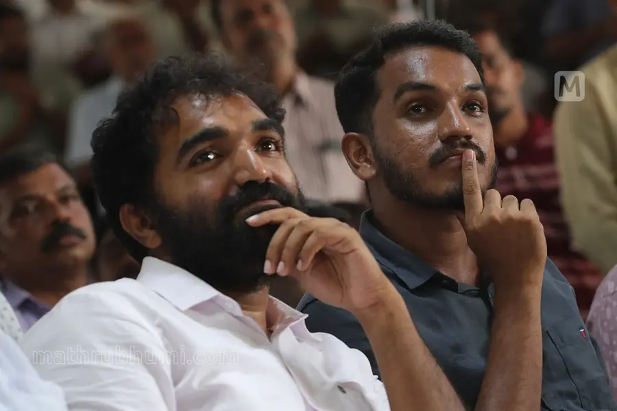 Puthuppally bypoll verdict just hours away; UDF, LDF keep fingers crossed