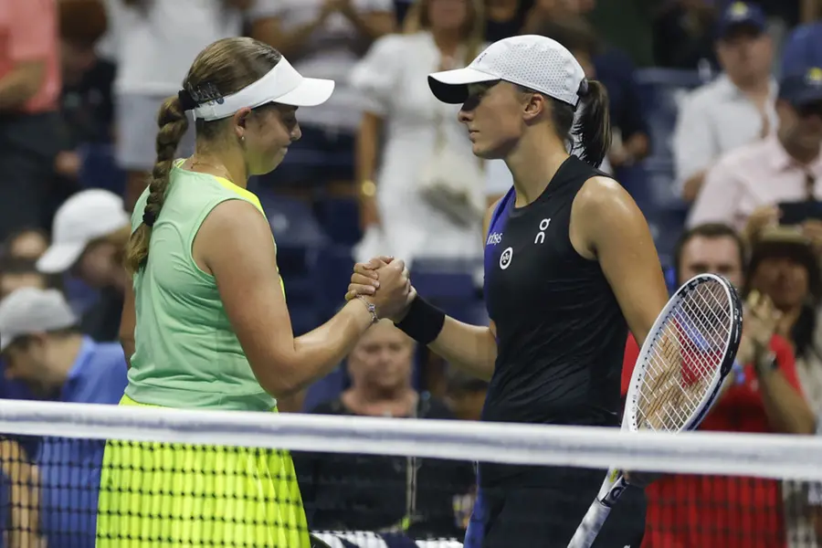 US Open: Ostapenko ends Swiatek's title defense, sets quarterfinal clash with Gauff