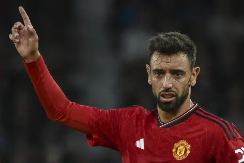 Fernandes demands apology for Man Utd penalty call at Spurs