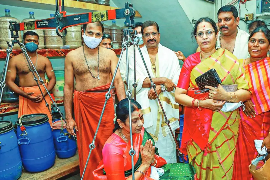 TN CM’s wife Durga Stalin to offer golden crown to Guruvayurappan