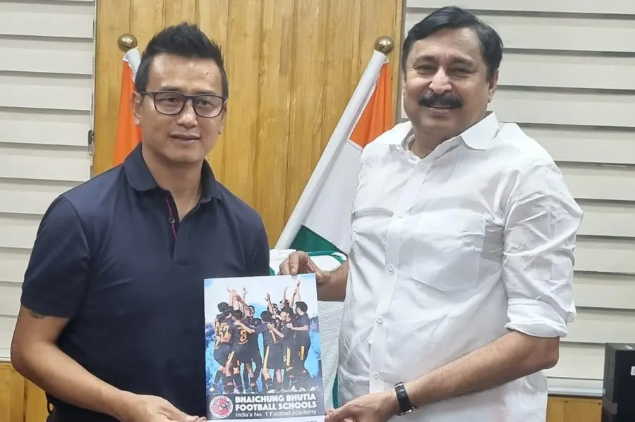Kerala engages Baichung Bhutia to set up football academy under Kunnamkulam Sports Division