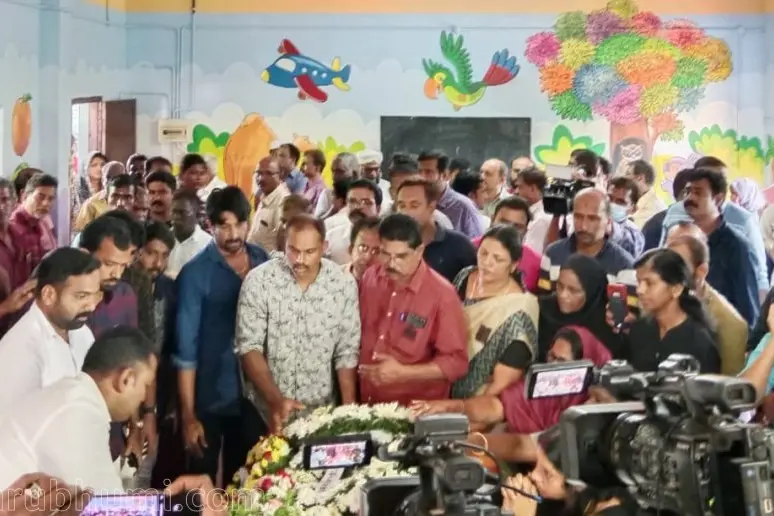 Aluva girl murder: A sea of people, all teary eyed, bid final goodbye
