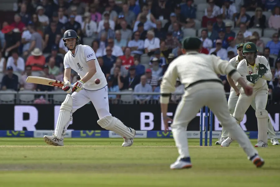 Crawley blasts 189 as England leads Australia by 67 runs in 4th Ashes test