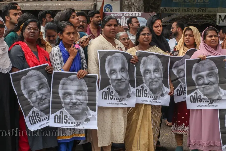ഉമ്മന് ചാണ്ടിയുടെ സംസ്കാരച്ചടങ്ങുകൾ; കോട്ടയം ജില്ലയില് സ്കൂളുകള്ക്ക് അവധി, ഗതാഗത ക്രമീകരണം