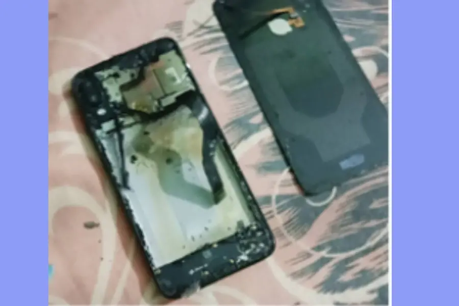 Narrow escape for Wayanad student as mobile phone explodes in his room