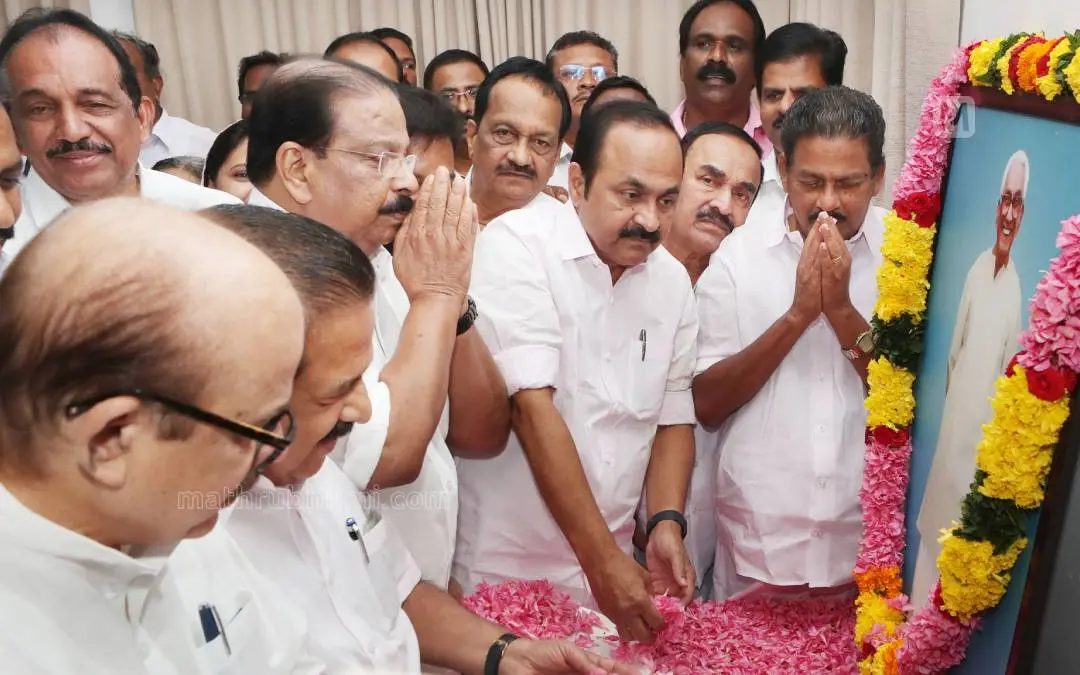 Congress leaders ahead of the meeting | Photo: Mathrubhumi