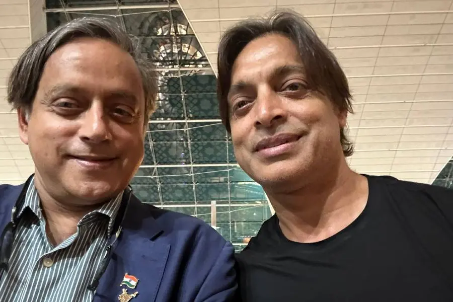MP Shashi Tharoor meets former Pakistan pace bowler Shoaib Akhtar at Dubai airport