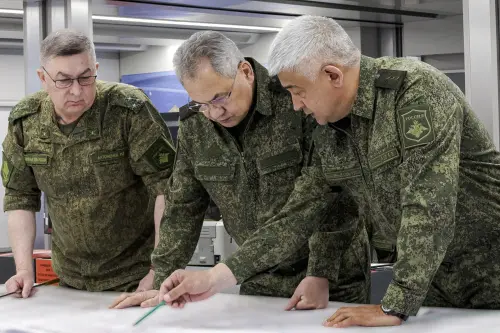 In this photo released on Monday, June 26, 2023 by the Russian Defense Ministry Press Service, Russian Defense Minister Sergei Shoigu, center, and Yevgeny Nikiforov, the commander of the Western Military District, right, inspect a command post of one of the formations of the Zapad (West) group of Russian troops at an undisclosed location of Ukraine. Shoigu made his first public appearance Monday since a mercenary uprising demanded his ouster, inspecting troops in Ukraine. Photo: AP