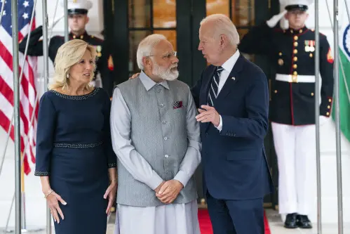 US President, First Lady receive PM Modi at White House