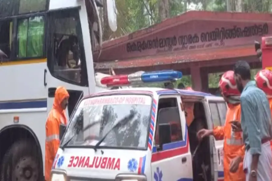 15 Kottiyoor pilgrims injured as bus rams waiting shed near Kuthuparamba