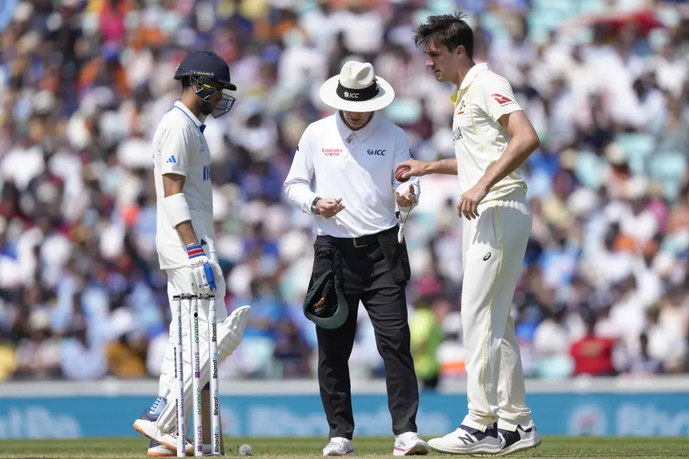 Shubman Gill, left and Australia's Pat Cummins with Umpire | AP