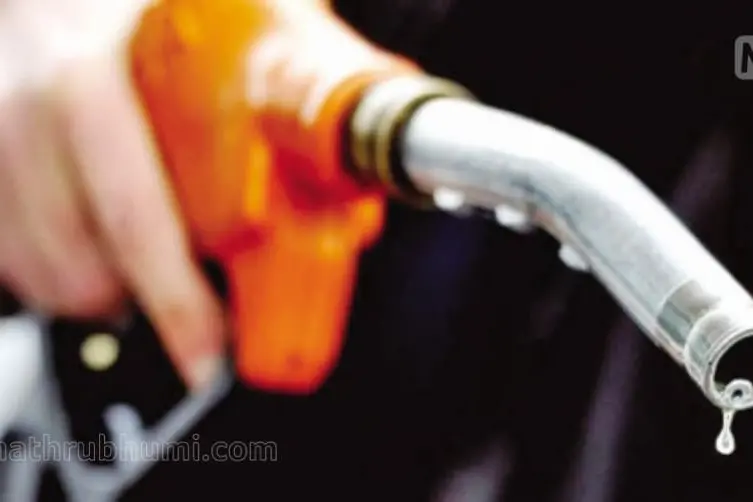 Oil marketing companies likely to slash petrol-diesel prices: Sources