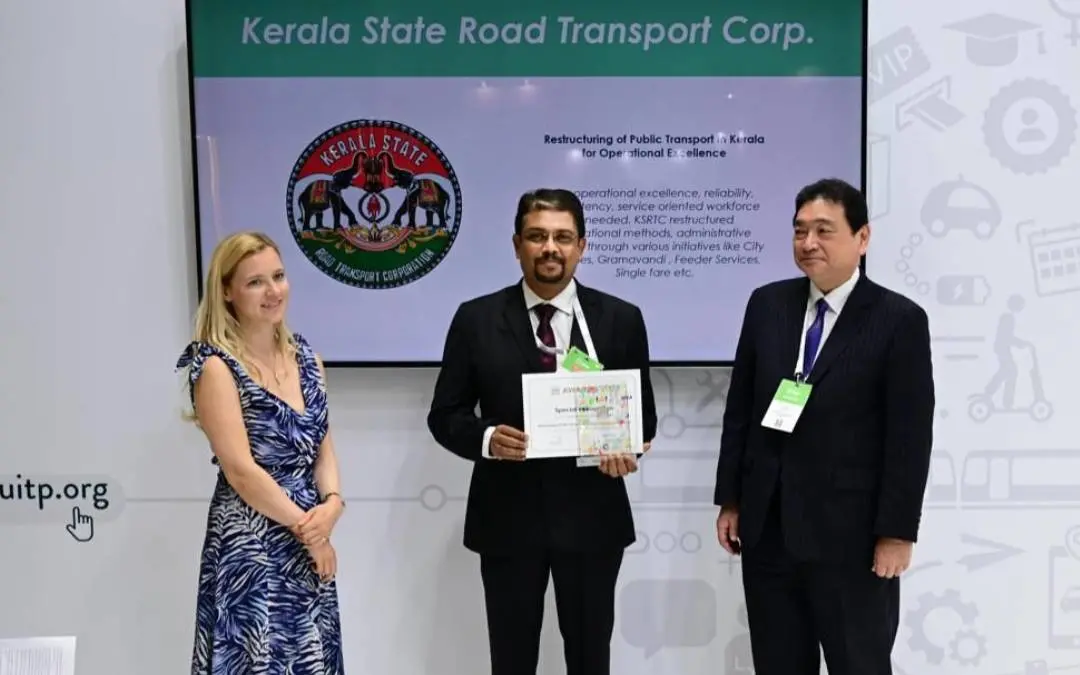 KSRTC CMD Biju Prabhakar IAS receiving the UITP award.