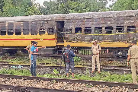 Kannur train fire: Police record arrest of accused, questions remain