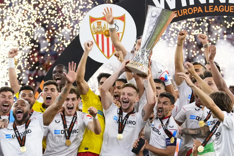 Sevilla beat Roma on penalties to win Europa League