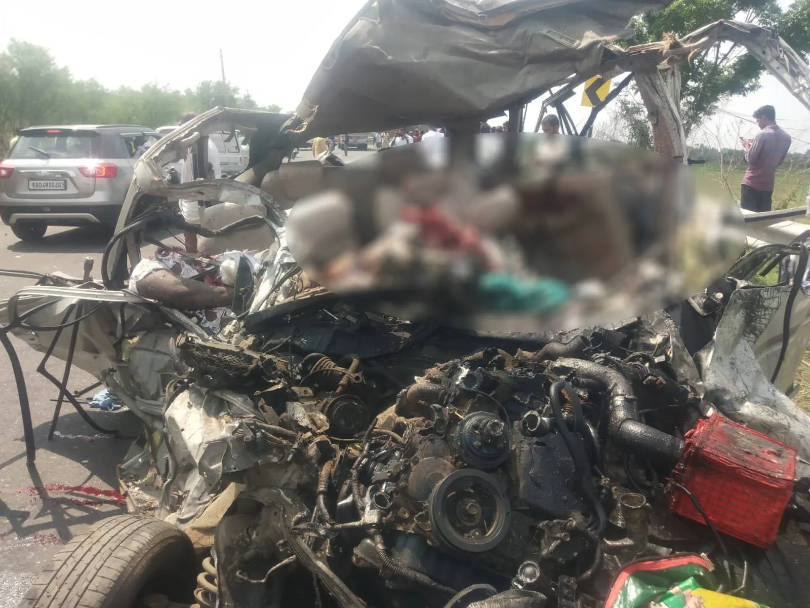 The damaged car | Photo: Twitter