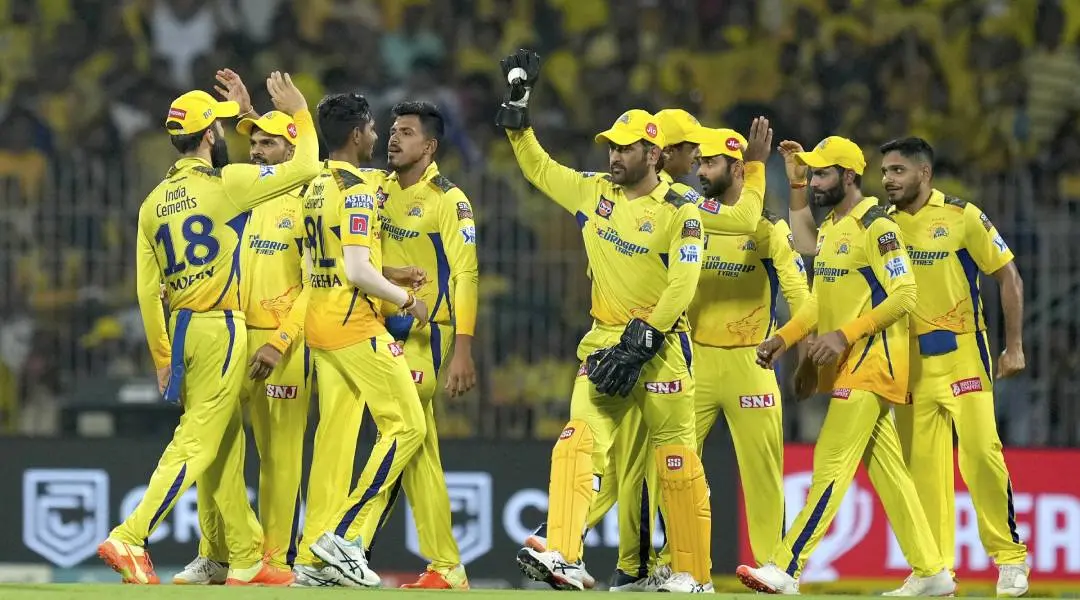 CSK team celebrating | Photo: twitter.com/IPL