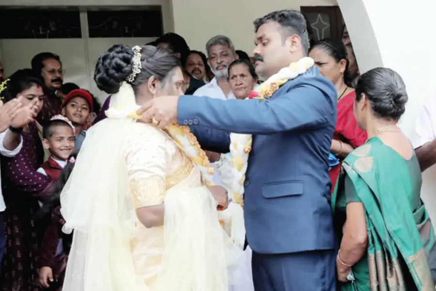 Couple ties knot outside Knanaya church after authorities deny nod despite HC order