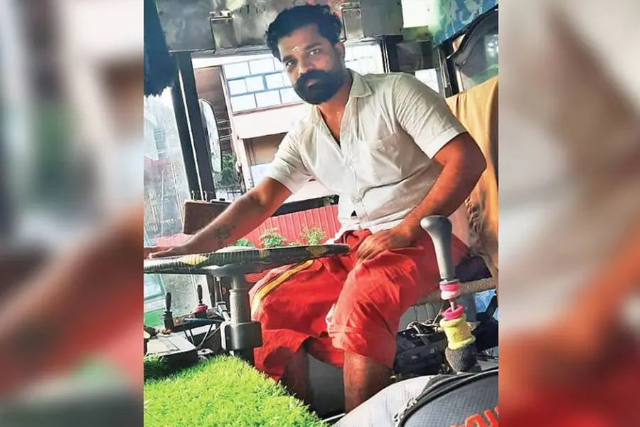 കാക്കിയൂരുന്നു, ഹരീഷിന്റെ യൂണിഫോം ഇനി കോട്ട്; എല്എല്.ബി. ഒന്നാം ക്ലാസില് പാസായി ബസ് ഡ്രൈവര്