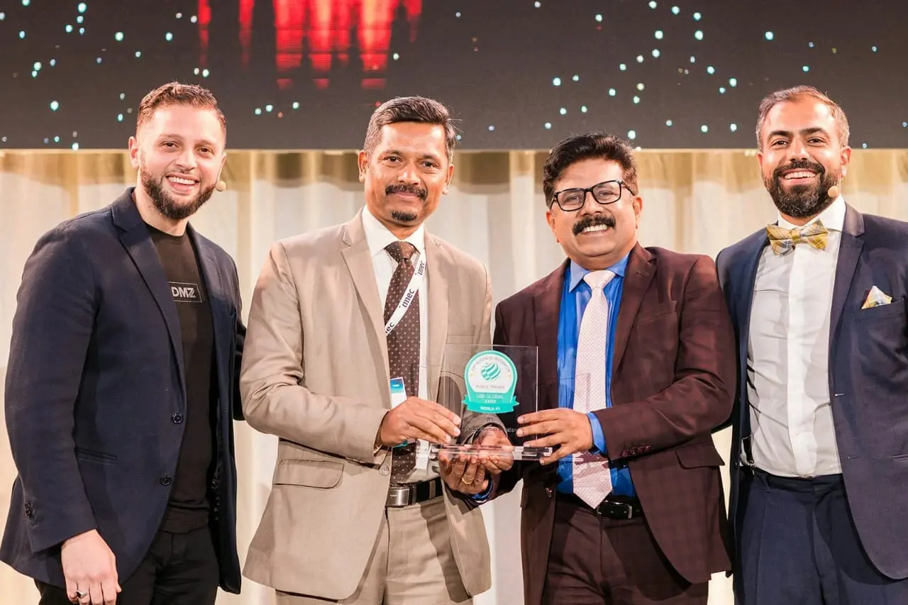 KSUM representatives receiving award | Photo: Facebook/KeralaStartupMission