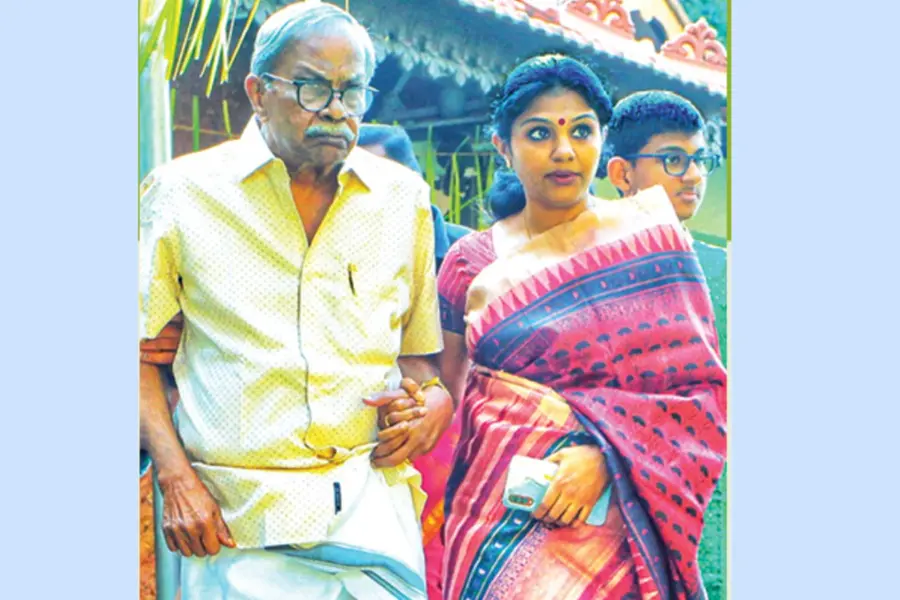 Daughter offers tribute during MT’s ‘Navathi’ celebration in Tirur