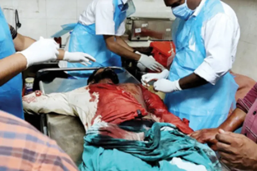 Injured man brought to Nedungadam hospital turns violent