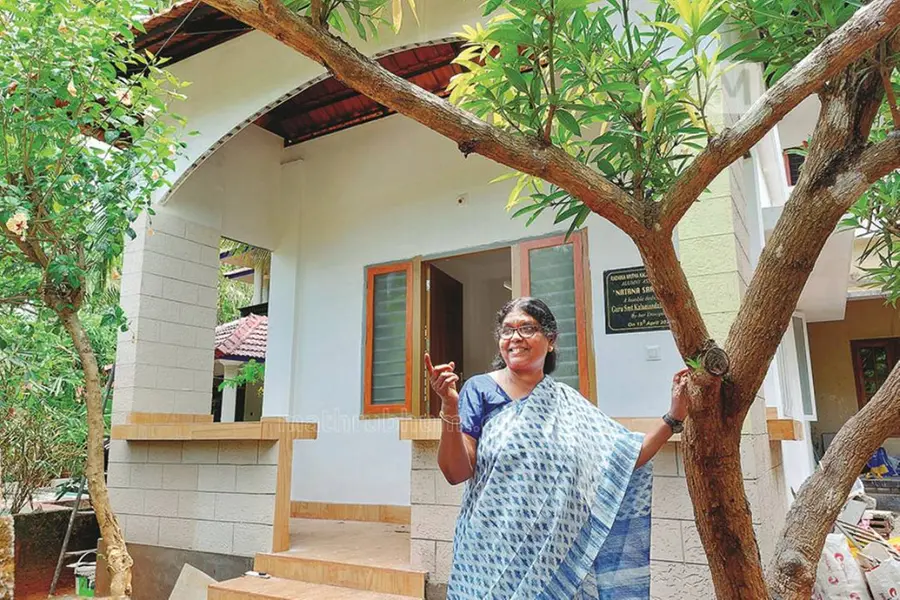 Kalamandalam Sarojini receives dance school as ‘Vishukaineettam’ from beloved students