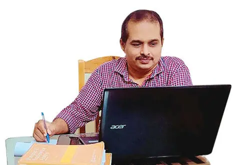 Malappuram professor's WhatsApp group turns Maths guide for over 5,000 people
