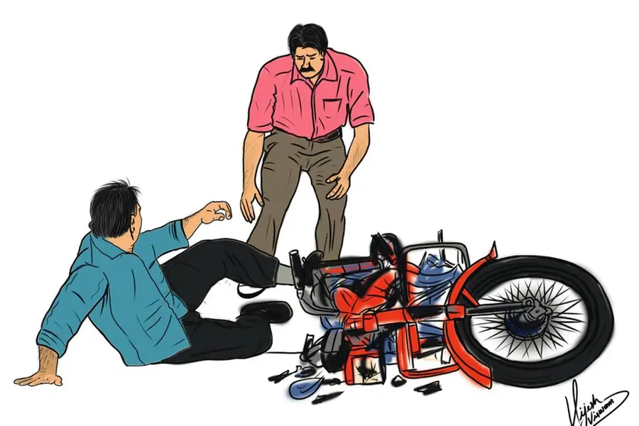 ഹെല്മറ്റ് ധരിച്ചില്ല, അപകട മരണത്തിന് ഇന്ഷുറന്സ് തുക കുറച്ചത് ഹൈക്കോടതി റദ്ദാക്കി