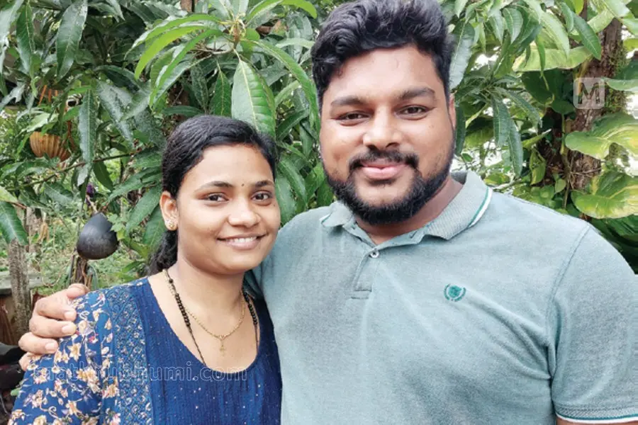 മാതാപിതാക്കളോട് സംസാരിക്കാന് താല്പര്യമില്ലെന്ന് ജോയ്സ്ന; കോടതി ഷെജിനൊപ്പം വിട്ടു