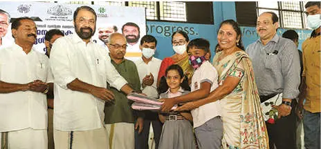 Inaugural of free handloom uniform project