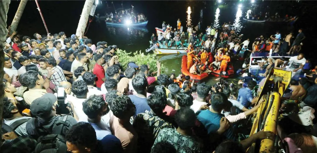 അപകടസ്ഥലത്തെ രക്ഷാപ്രവർത്തനം