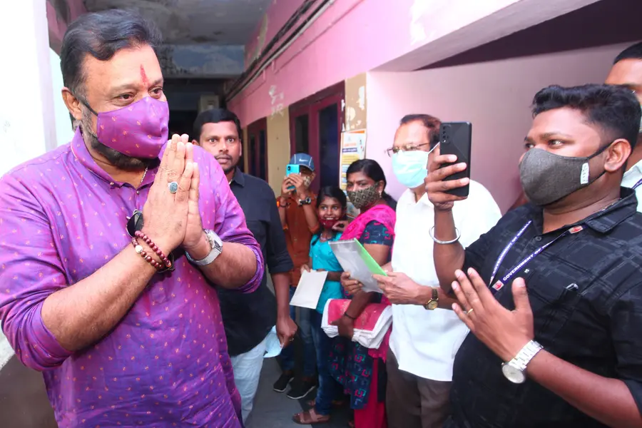 Suresh Gopi’s Vishukkaineetam triggers controversy as head priests receive money