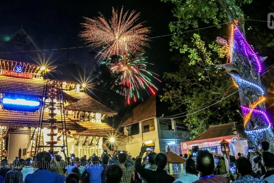Thrissur Pooram fireworks light up sky; Messi featured in 'Kudamattam'