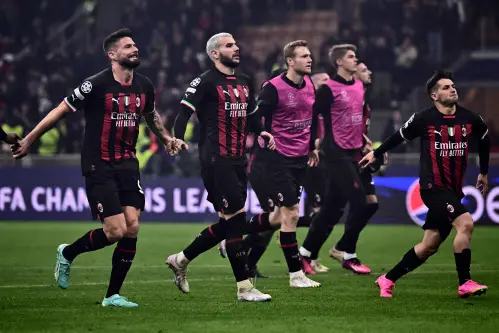 AC Milan beats 10-man Napoli 1-0 in Champions League QF