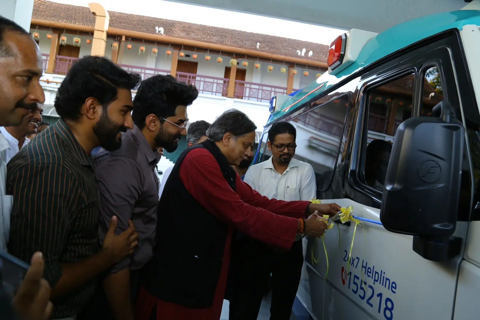 Shashi Tharoor MP inaugurates smart ambulance