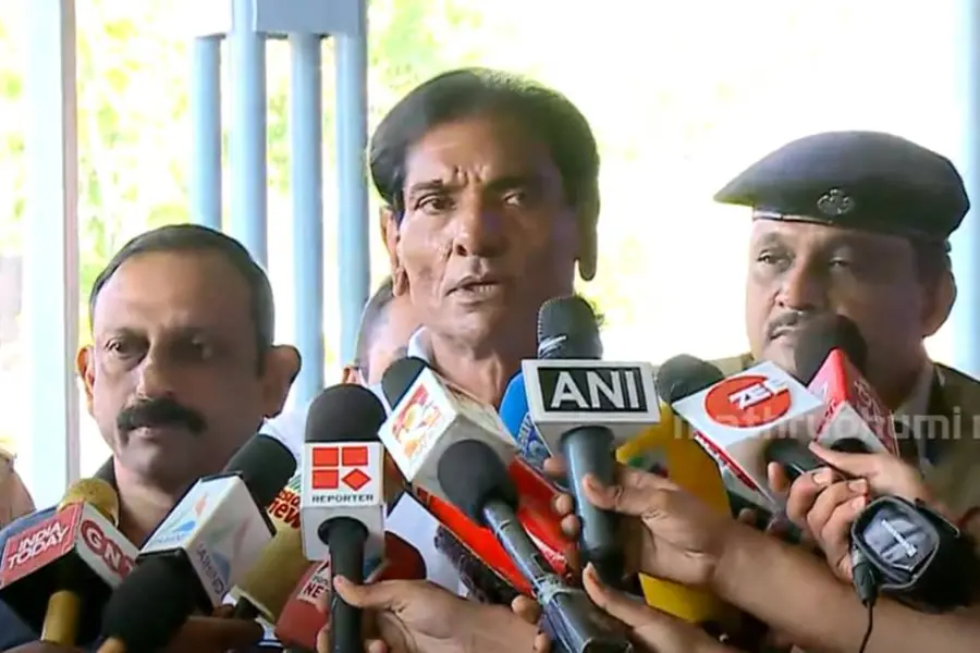 ട്രെയിനില് തീയിട്ട സംഭവം: പ്രതികളെപ്പറ്റി സൂചന ലഭിച്ചെന്ന് DGP, പ്രത്യേക അന്വേഷണസംഘം രൂപവത്കരിക്കും