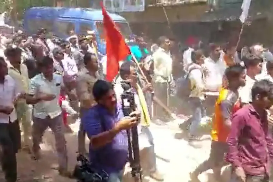 പട്ടികജാതി സംവരണം: ബി.എസ് യെദ്യൂരപ്പയുടെ വീടിനു മുന്നിൽ ബഞ്ജാര സമുദായത്തിൻറെ പ്രതിഷേധം, കല്ലേറ്