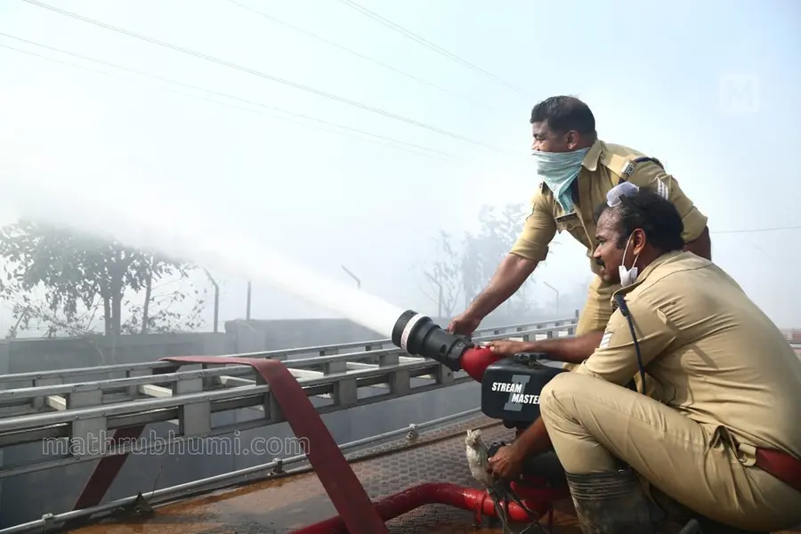 People in Kochi trapped in gas chamber, remarks Kerala HC on Brahmapuram fire accident