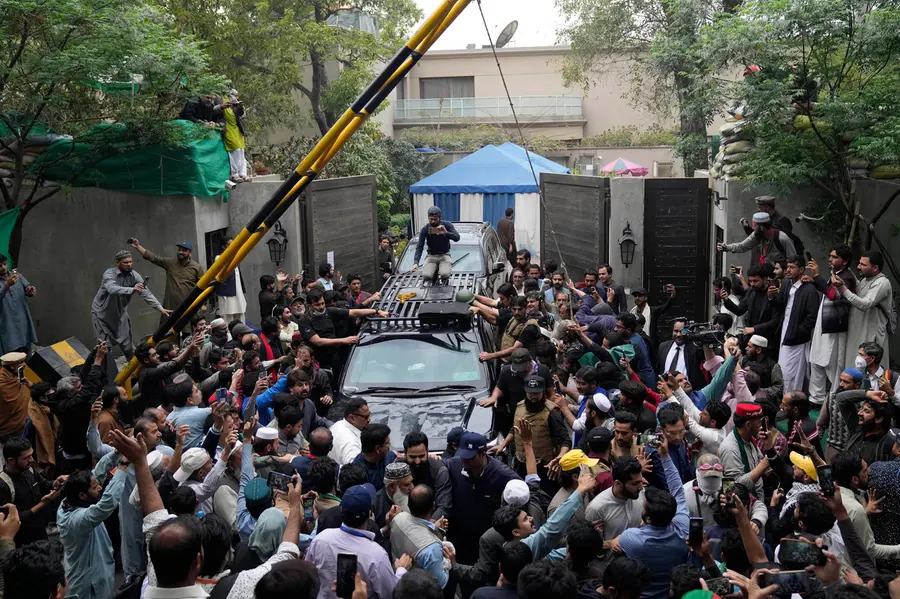 Police storm Imran Khan's home in Lahore, arrest 30