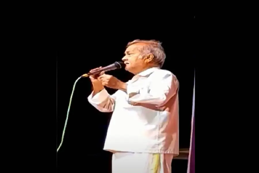 Popular folk singer TK Ummar collapses on stage, dies