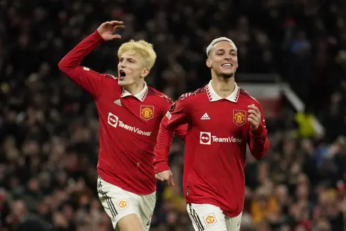 United beat Barca to qualify for Europa League last 16 as Juve, Roma move on