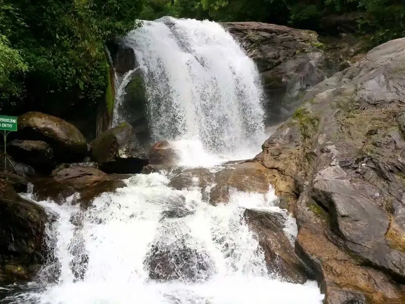 Lakkom waterfalls