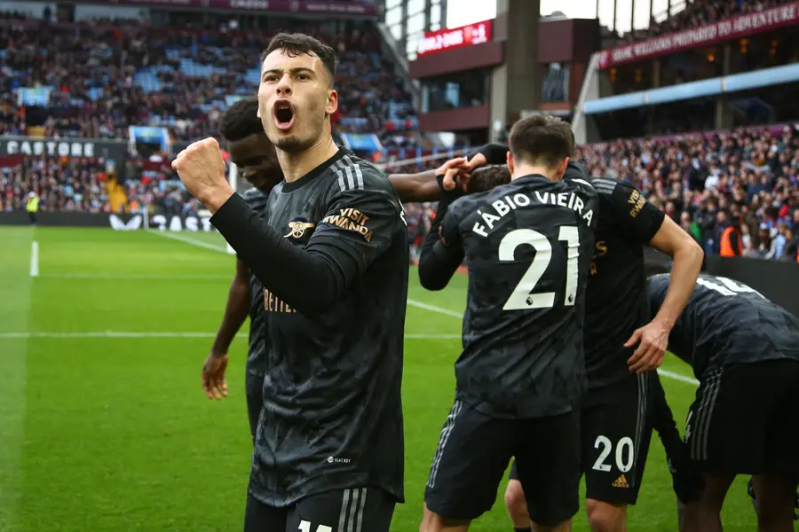 Late goals give Arsenal 4-2 win over Villa to halt slide