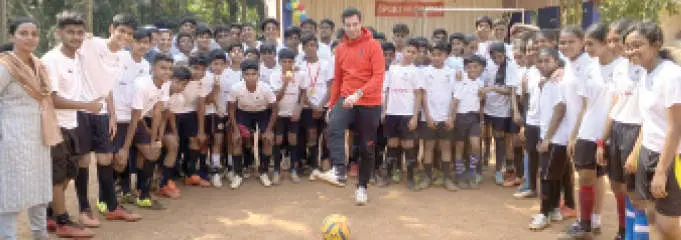 Alberto Lacandela training the students at Venerini Higher Secondary School in Kozhikode | Photo: Mathrubhumi