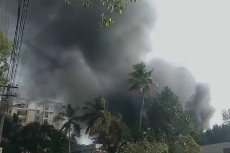 Massive fire breaks out in TVM aquarium shop; rescue operation underway