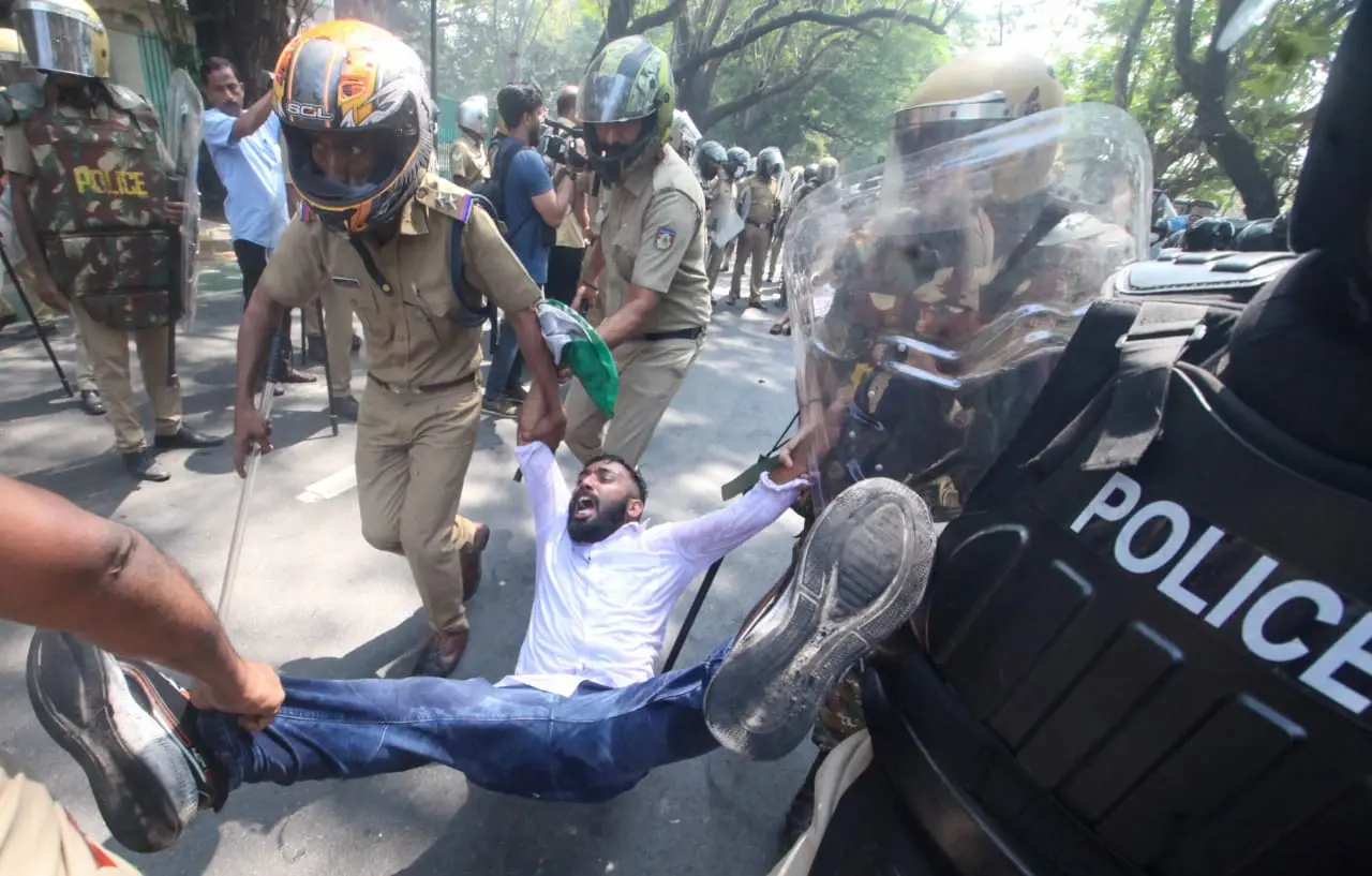 A scene from the Congress protest march in Ernakulam | Photo: Mathrubhumi
