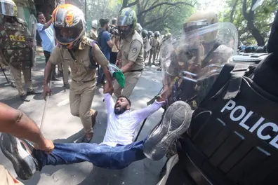UDF continues protests against Kerala budget