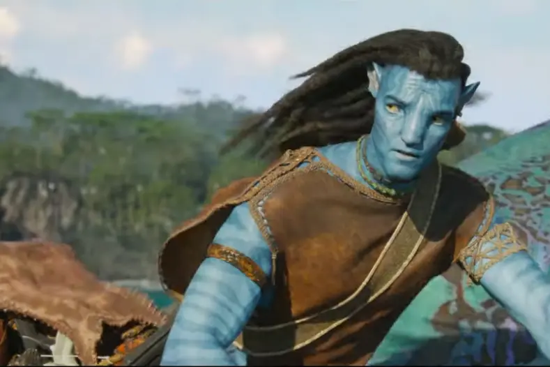 'Avatar 2' surpasses 'Star Wars: The Force Awakens'; becomes 4th biggest movie in history