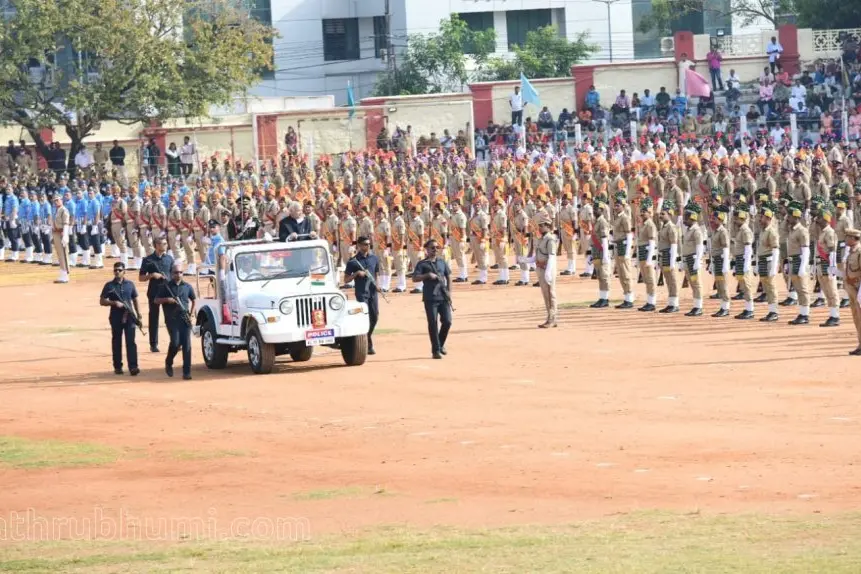 R-Day celebration: Kerala Governor unfurls tricolour in Thiruvananthapuram